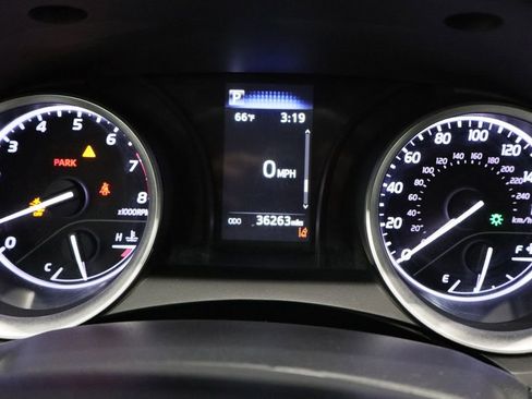 Used 2022 Toyota Camry LE image 23
