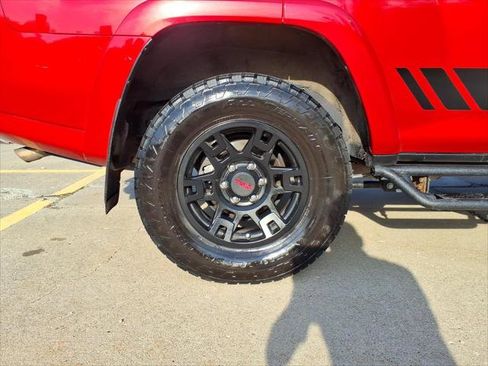 Used 2024 Toyota 4Runner TRD Off-Road Premium w/ Moonroof Package AWD/4WD image 7
