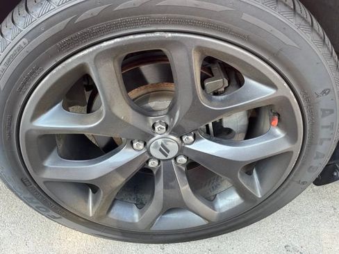 Used 2019 Dodge Challenger R/T RWD image 3