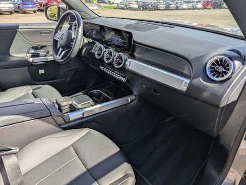 Used 2022 Mercedes-Benz EQB 350 4MATIC image 36