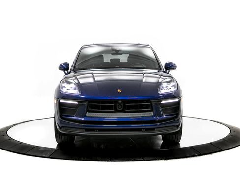 Certified 2023 Porsche Macan AWD/4WD image 10