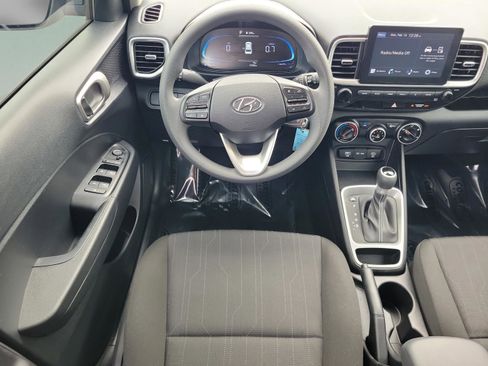 Certified 2023 Hyundai Venue SE image 13
