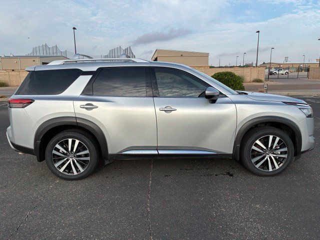 Certified 2024 Nissan Pathfinder Platinum FWD image 7