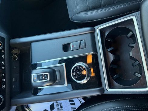 Used 2024 Mitsubishi Outlander SE image 21