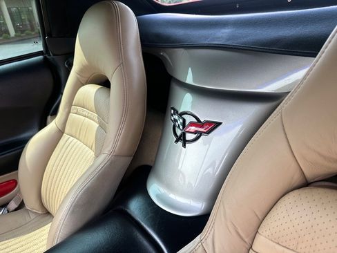 Used 2002 Chevrolet Corvette Convertible w/ Preferred Equipment Group2 image 18