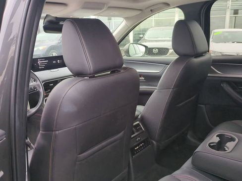 Certified 2024 MAZDA CX-90 3.3 Turbo w/ Preferred Plus image 17