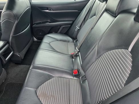 Used 2019 Toyota Camry SE FWD image 14