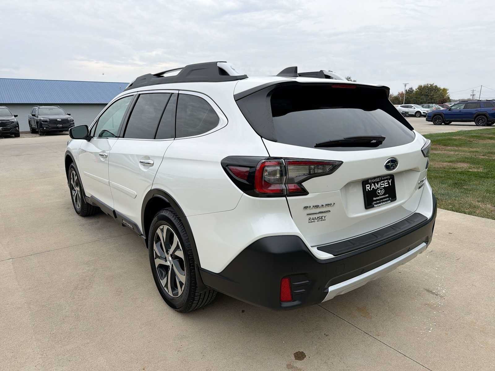 Used 2020 Subaru Outback Touring w/ Popular Package #2 AWD/4WD image 4