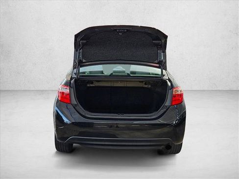 Used 2017 Toyota Corolla LE FWD image 7