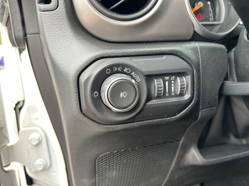 Used 2018 Jeep Wrangler Unlimited Sport S AWD/4WD image 37