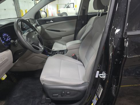 Used 2019 Hyundai Tucson Value AWD/4WD image 3
