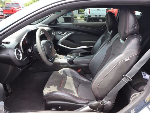 Used 2022 Chevrolet Camaro ZL1 RWD image 4