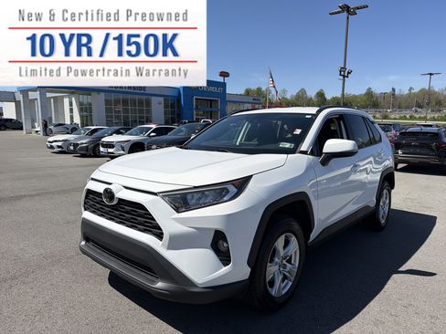 Used 2021 Toyota RAV4 XLE AWD/4WD image 1