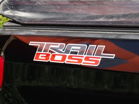 Used 2021 Chevrolet Silverado 1500 LT Trail Boss w/ Bed Protection Package image 45