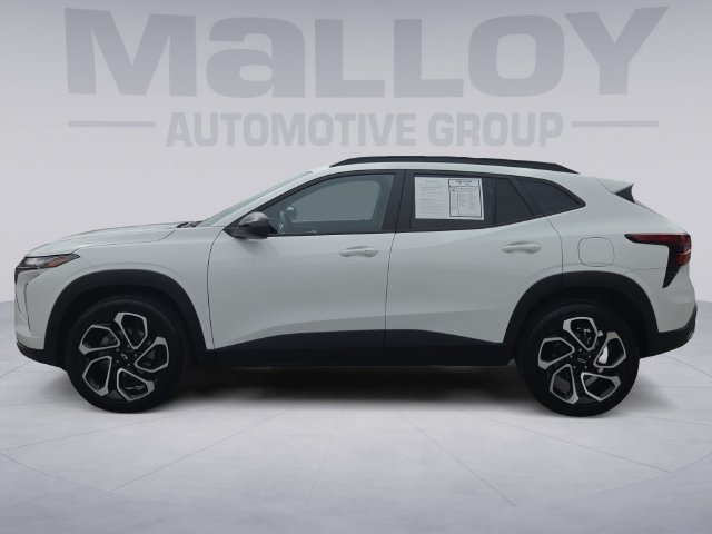 Certified 2025 Chevrolet Trax RS w/ Driver Confidence Package FWD image 2