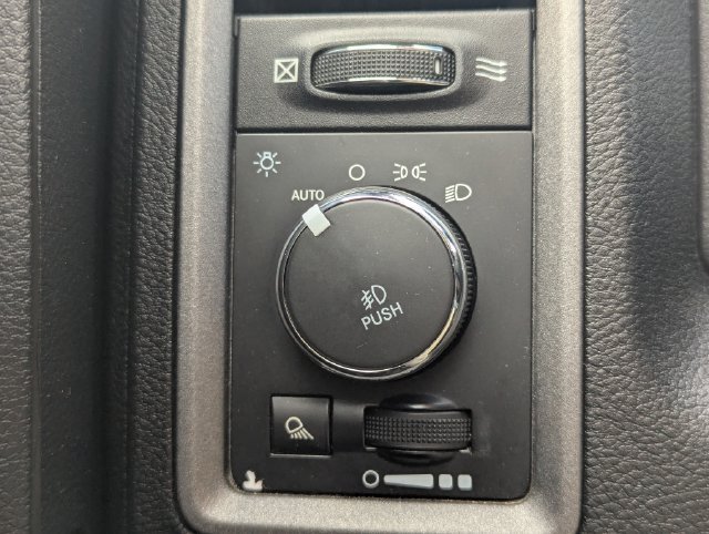 Used 2016 RAM 1500 Express AWD/4WD image 15
