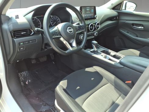 Used 2024 Nissan Sentra SV FWD image 10