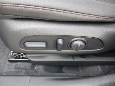 New 2026 Chevrolet Trax RS w/ Driver Confidence Package image 32