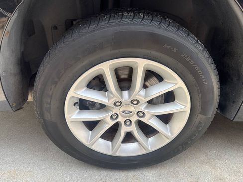 Used 2018 Ford Flex SE FWD image 25
