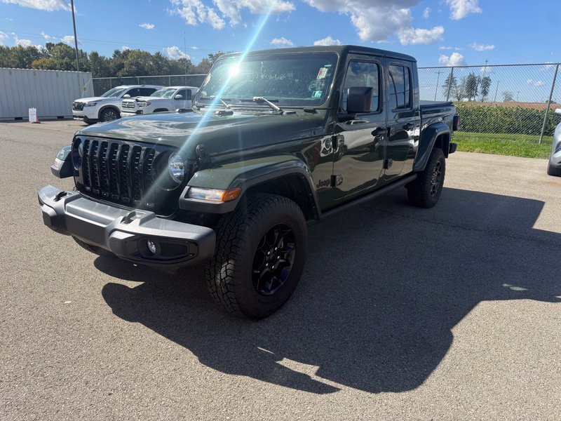 Used 2023 Jeep Gladiator Sport AWD/4WD image 2