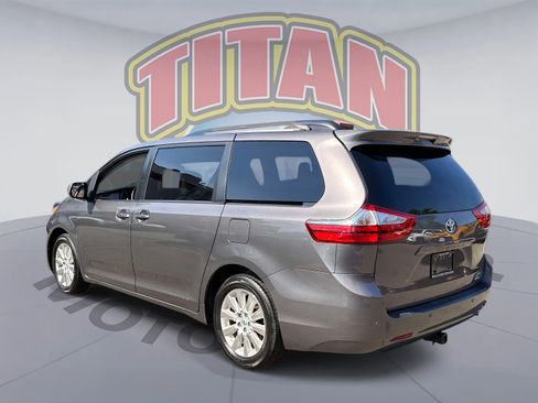 Used 2015 Toyota Sienna XLE w/ XLE Navigation Package AWD/4WD image 3
