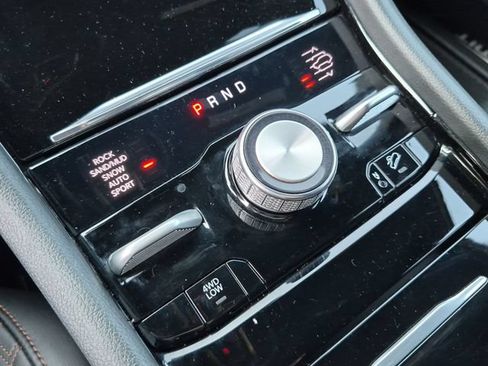 Used 2025 Jeep Grand Cherokee Summit AWD/4WD image 38