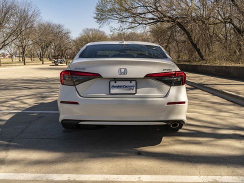 Used 2023 Honda Civic Sport image 8