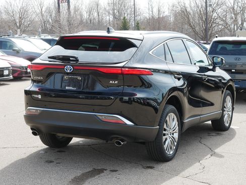 Used 2023 Toyota Venza XLE AWD/4WD image 6
