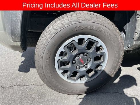 Used 2025 Toyota Tacoma TRD Off-Road w/ TRD Off Road Upgrade Package AWD/4WD image 11