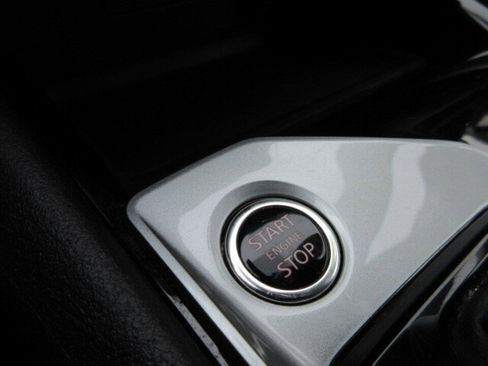 Used 2024 Nissan Altima 2.5 SV image 16