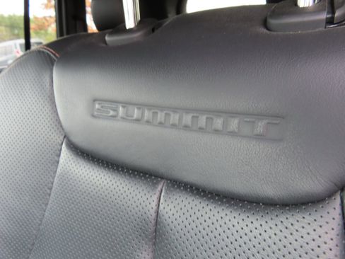 Used 2023 Jeep Grand Cherokee Summit w/ Luxury Tech Group V image 31