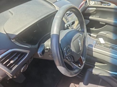 Used 2019 Lincoln MKZ Reserve w/ Luxury Package AWD/4WD image 11