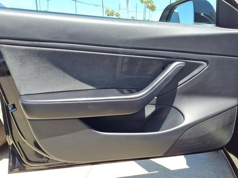 Used 2018 Tesla Model 3 Long Range RWD image 19