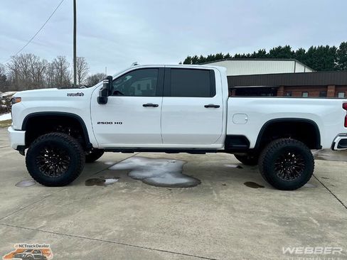Used 2020 Chevrolet Silverado 2500 High Country w/ Z71 Off-Road Package image 9