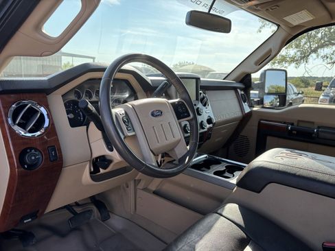 Used 2016 Ford F250 King Ranch w/ King Ranch w/Chrome Package image 11