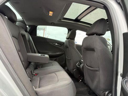 Used 2021 Chevrolet Malibu LT FWD image 9
