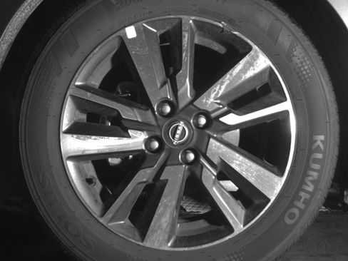 Used 2025 Nissan Versa SV FWD image 15