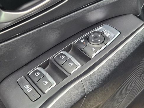 Certified 2025 Kia Sorento S w/ Panoramic Sunroof Package FWD image 15