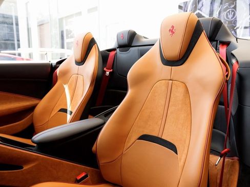 Used 2025 Ferrari Roma Spider image 26