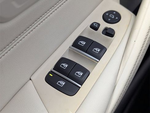 Used 2022 BMW 530i xDrive w/ M Sport Package image 19