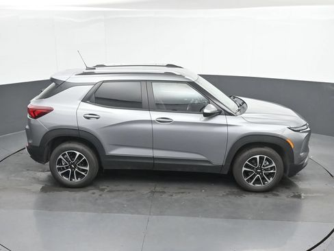 Used 2025 Chevrolet TrailBlazer LT AWD/4WD image 31