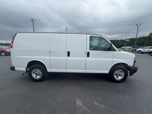 Used 2023 GMC Savana 2500 w/ Driver Convenience Package RWD image 9