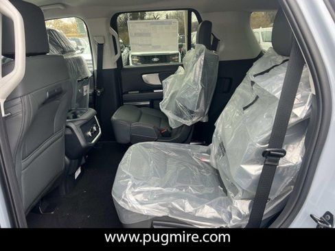 New 2026 Ford Expedition Active image 13