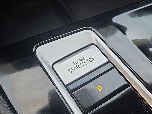 Certified 2024 Volkswagen Atlas SE image 19