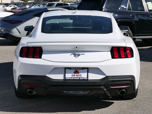 Used 2024 Ford Mustang Premium image 6