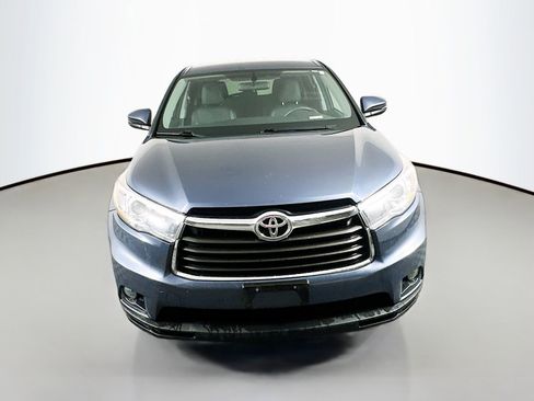 Used 2015 Toyota Highlander Plus FWD image 2