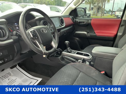 Used 2022 Toyota Tacoma SR5 w/ Technology Package RWD image 20