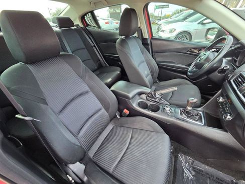 Used 2016 MAZDA MAZDA3 i Touring w/ Popular Equipment Package image 19