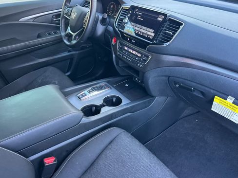 Used 2024 Honda Ridgeline Sport image 16