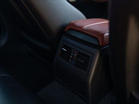 Used 2011 BMW M3 Sedan image 37